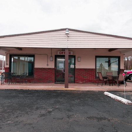 Oyo Hotel Dalton Pa I-81 Craig エクステリア 写真
