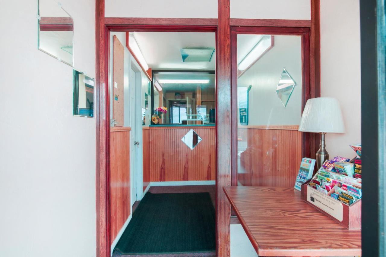 Oyo Hotel Dalton Pa I-81 Craig エクステリア 写真
