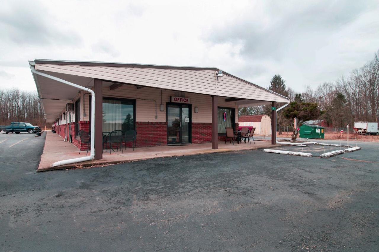 Oyo Hotel Dalton Pa I-81 Craig エクステリア 写真