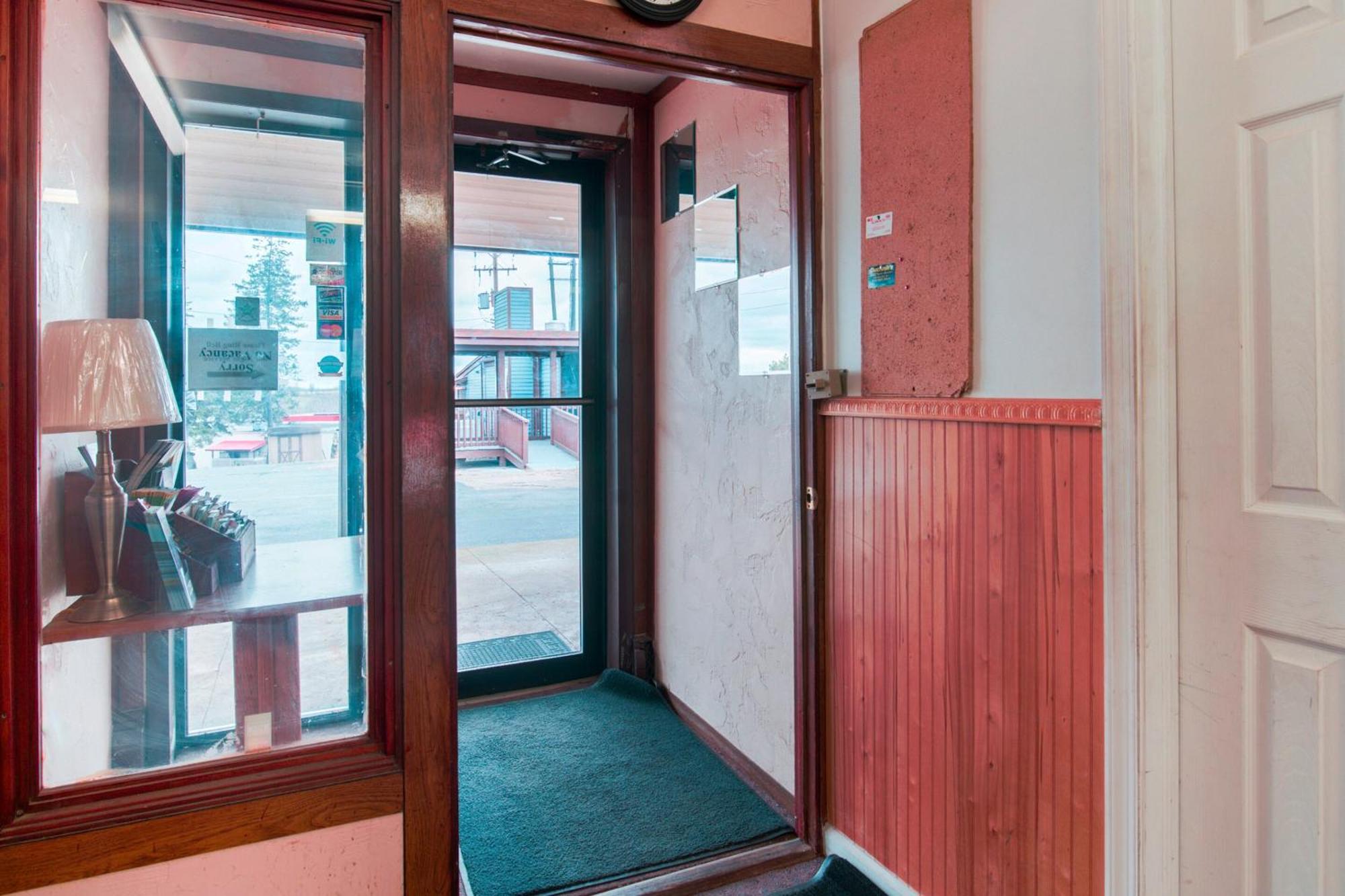 Oyo Hotel Dalton Pa I-81 Craig エクステリア 写真
